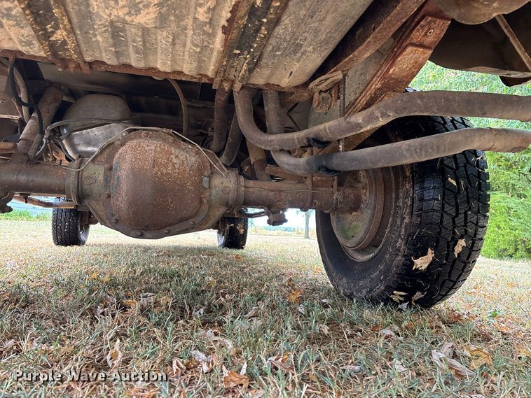 image for item FG0667 1991 Ford F250 Custom pickup truck