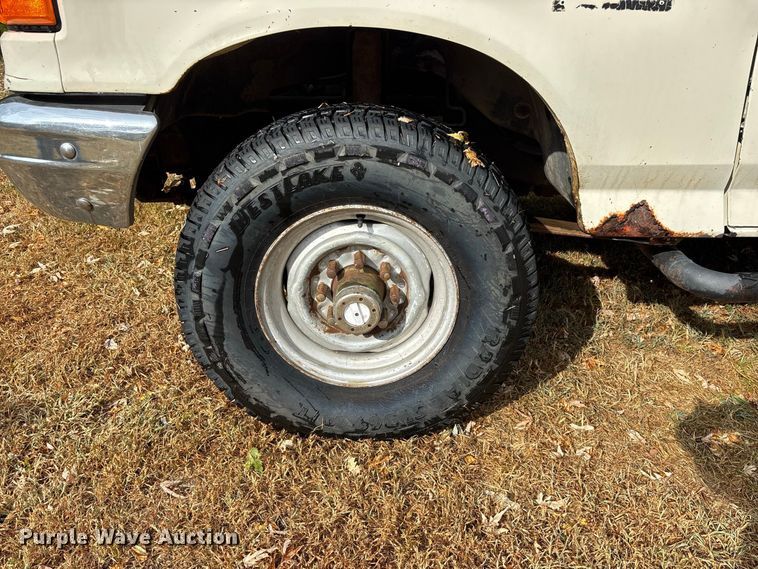 image for item FG0667 1991 Ford F250 Custom pickup truck