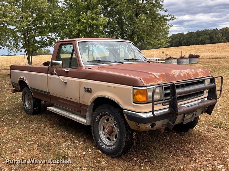 image for item FG0668 1990 Ford F250 pickup truck