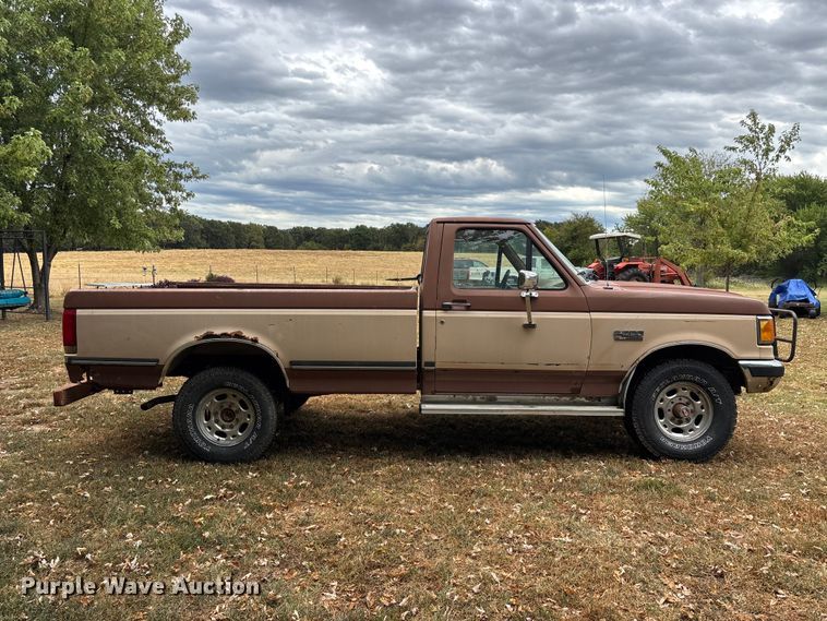 image for item FG0668 1990 Ford F250 pickup truck