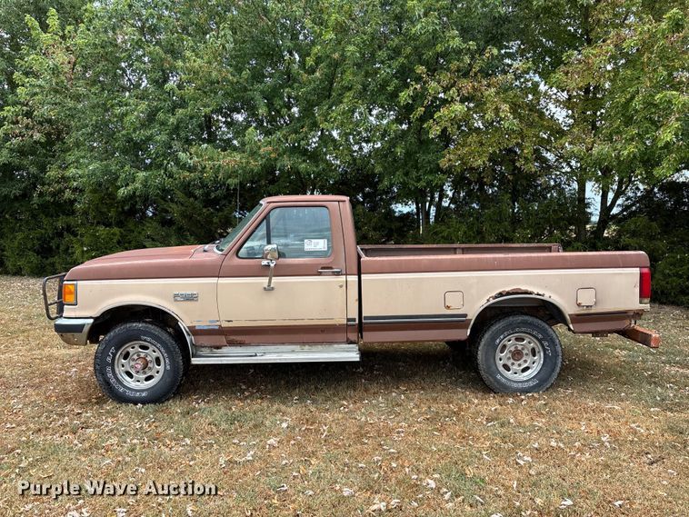 image for item FG0668 1990 Ford F250 pickup truck