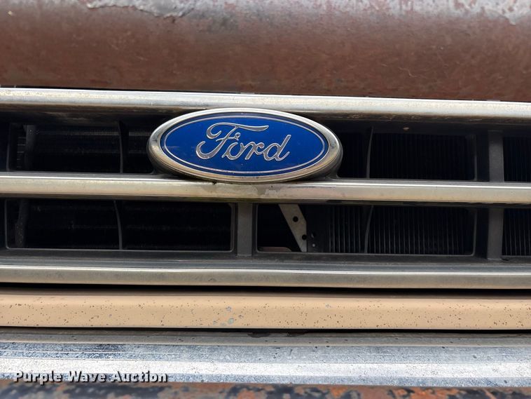 image for item FG0668 1990 Ford F250 pickup truck