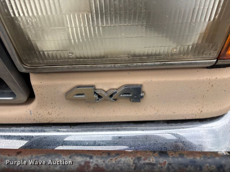 image for item FG0668 1990 Ford F250 pickup truck