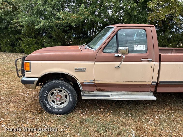image for item FG0668 1990 Ford F250 pickup truck