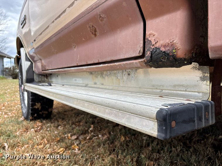 image for item FG0668 1990 Ford F250 pickup truck