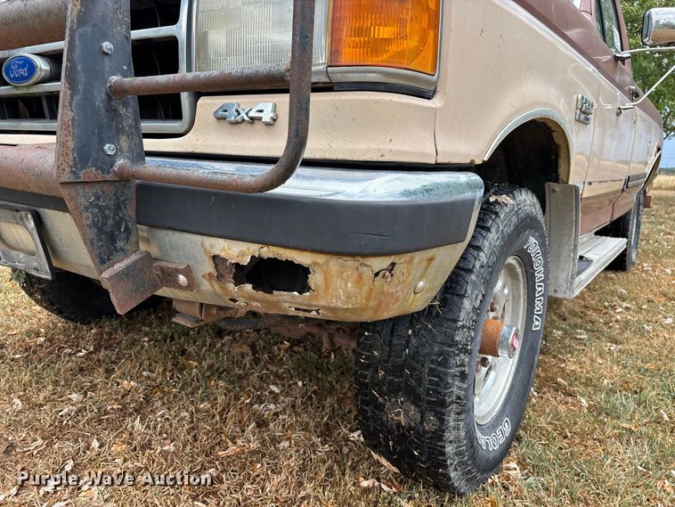 image for item FG0668 1990 Ford F250 pickup truck