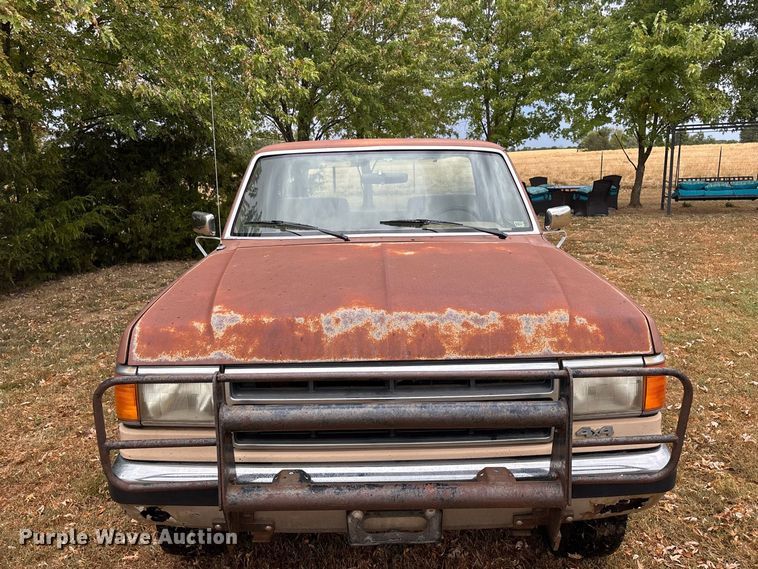 image for item FG0668 1990 Ford F250 pickup truck