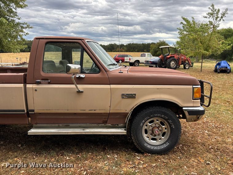 image for item FG0668 1990 Ford F250 pickup truck