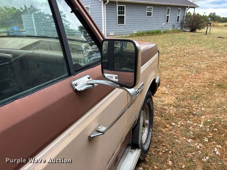 image for item FG0668 1990 Ford F250 pickup truck