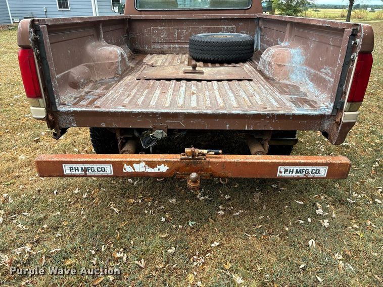 image for item FG0668 1990 Ford F250 pickup truck