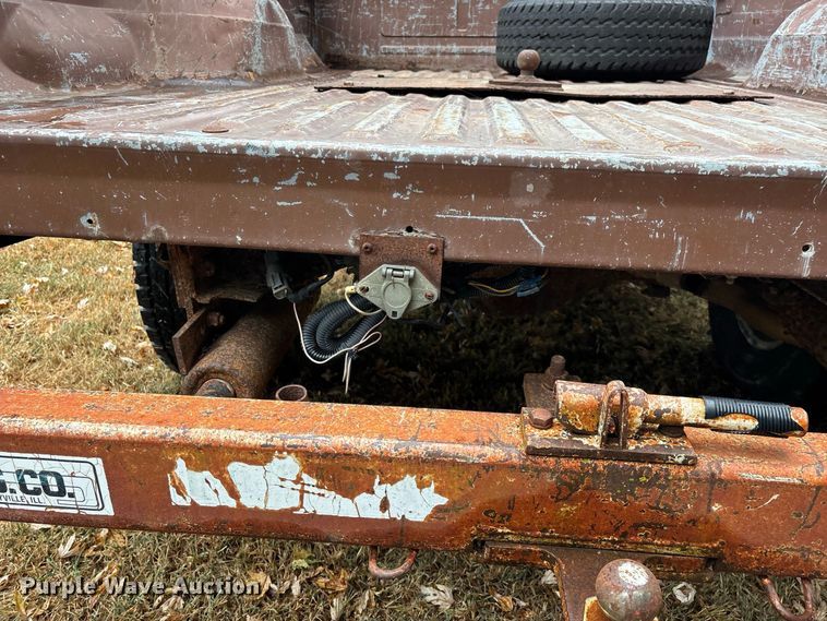image for item FG0668 1990 Ford F250 pickup truck