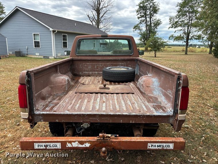 image for item FG0668 1990 Ford F250 pickup truck