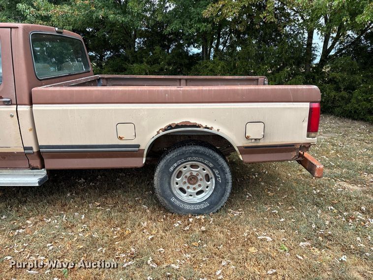 image for item FG0668 1990 Ford F250 pickup truck