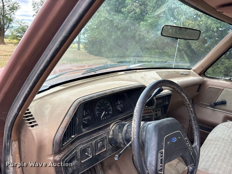 image for item FG0668 1990 Ford F250 pickup truck
