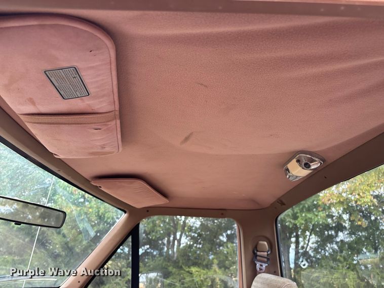 image for item FG0668 1990 Ford F250 pickup truck