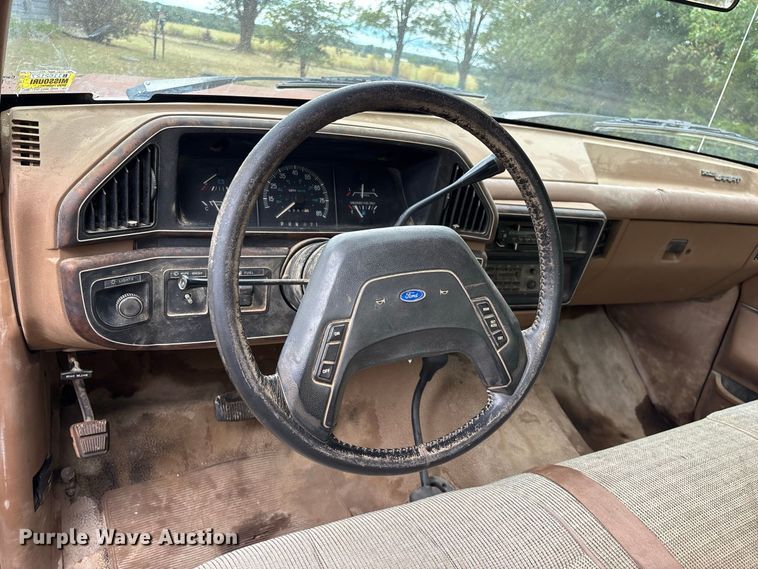 image for item FG0668 1990 Ford F250 pickup truck
