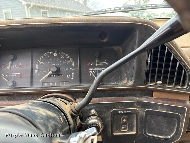 image for item FG0668 1990 Ford F250 pickup truck