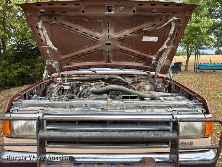 image for item FG0668 1990 Ford F250 pickup truck