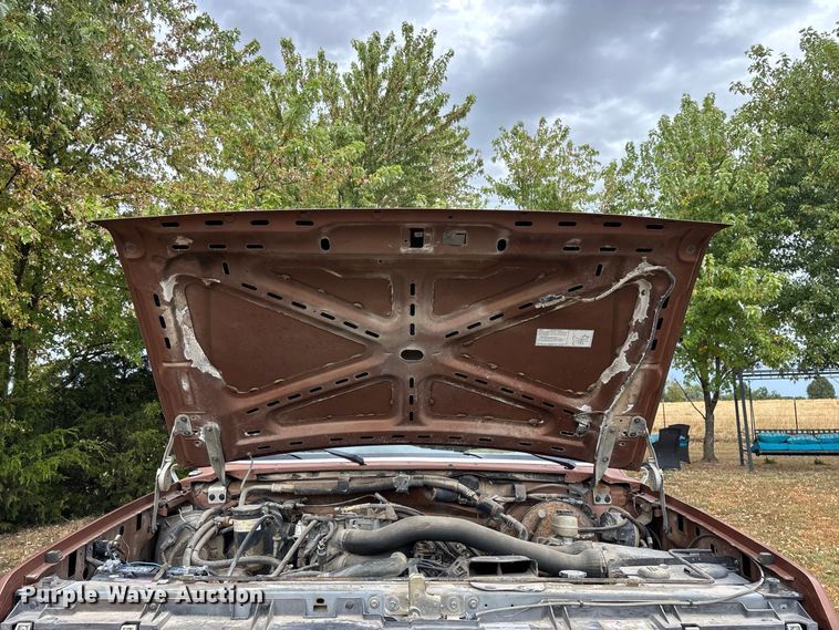 image for item FG0668 1990 Ford F250 pickup truck