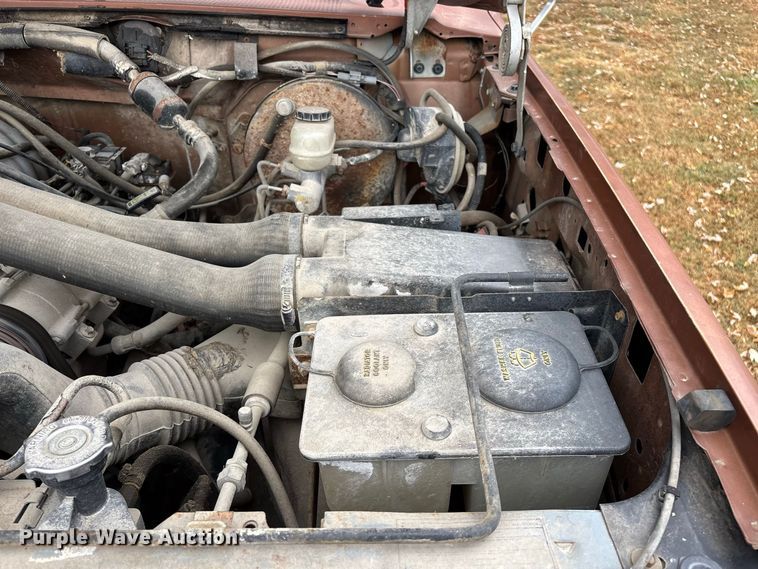 image for item FG0668 1990 Ford F250 pickup truck