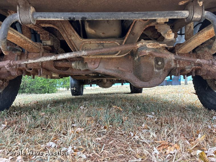image for item FG0668 1990 Ford F250 pickup truck