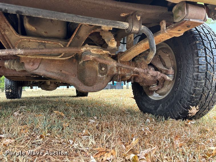 image for item FG0668 1990 Ford F250 pickup truck