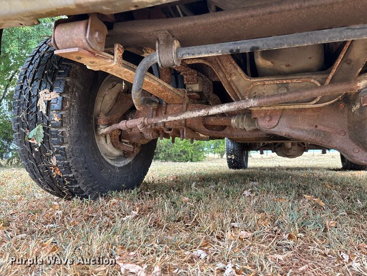image for item FG0668 1990 Ford F250 pickup truck