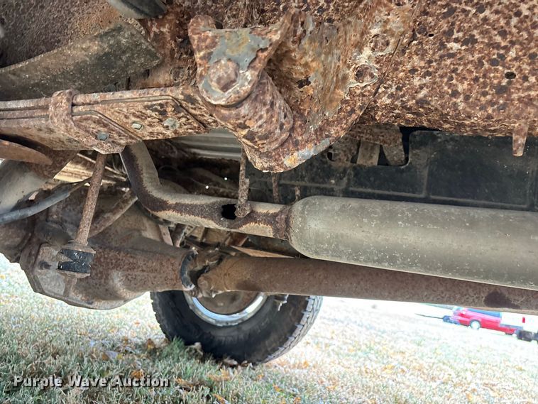 image for item FG0668 1990 Ford F250 pickup truck
