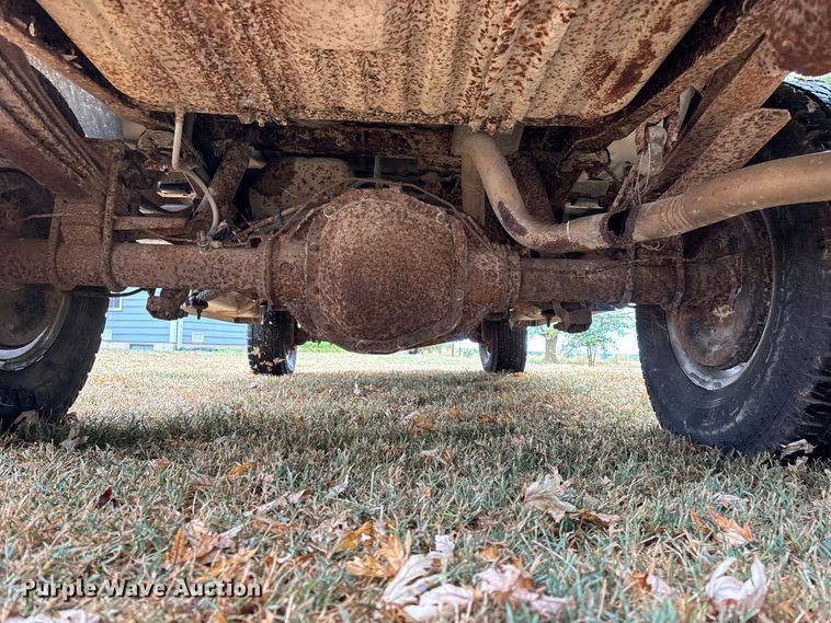 image for item FG0668 1990 Ford F250 pickup truck