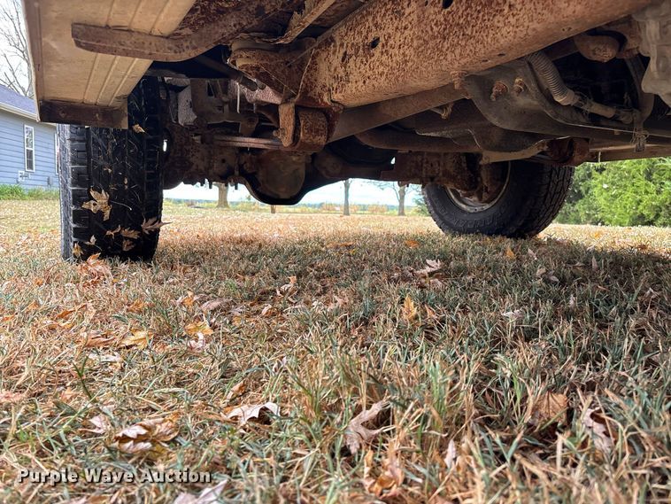 image for item FG0668 1990 Ford F250 pickup truck