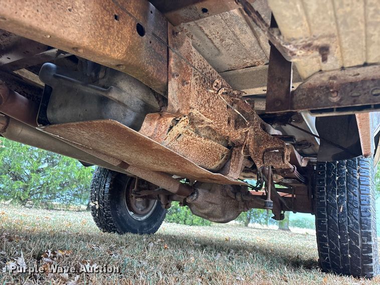 image for item FG0668 1990 Ford F250 pickup truck