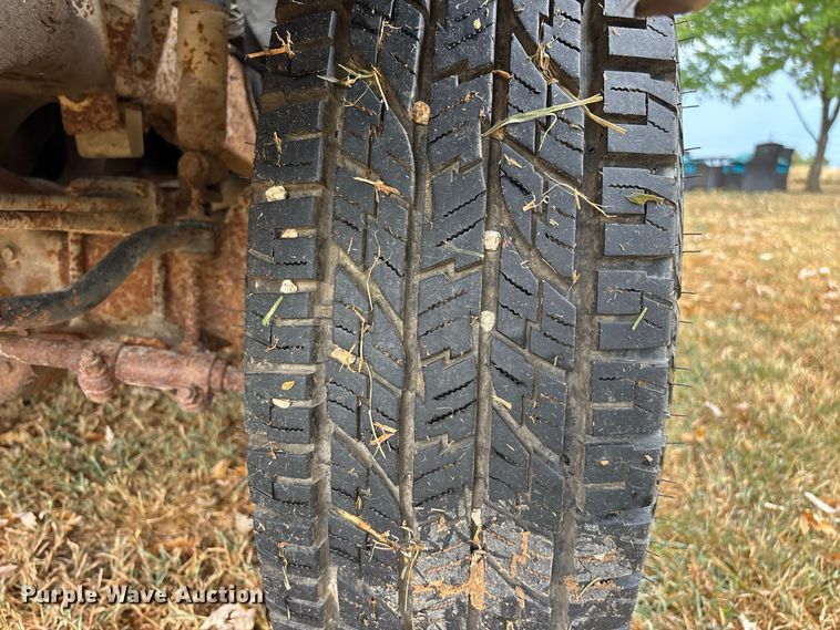 image for item FG0668 1990 Ford F250 pickup truck