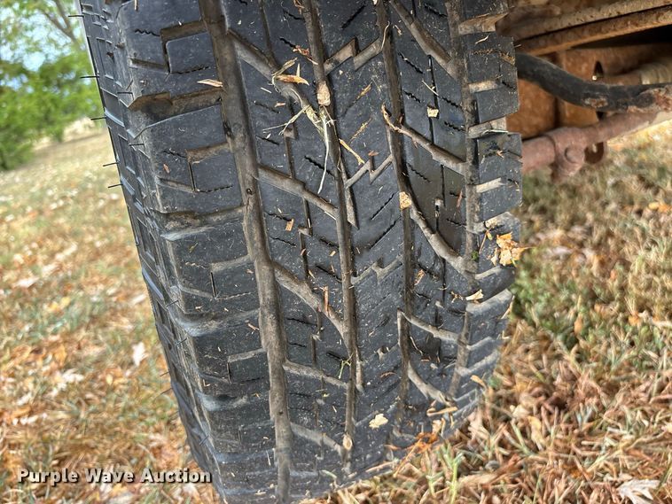 image for item FG0668 1990 Ford F250 pickup truck