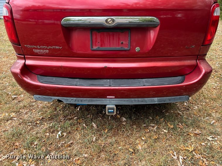 image for item FG0669 2006 Chrysler Town & Country LX van