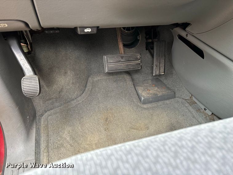 image for item FG0669 2006 Chrysler Town & Country LX van