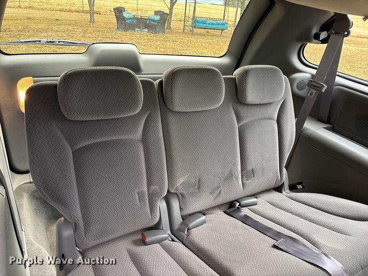 image for item FG0669 2006 Chrysler Town & Country LX van