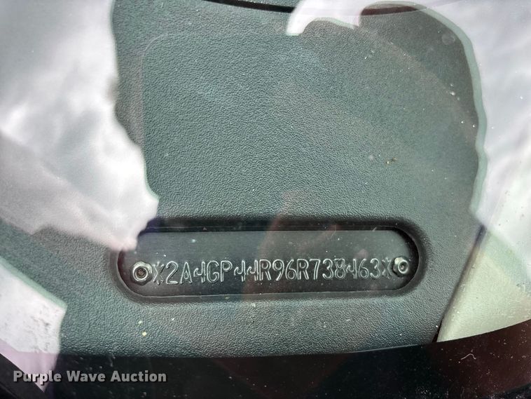 image for item FG0669 2006 Chrysler Town & Country LX van