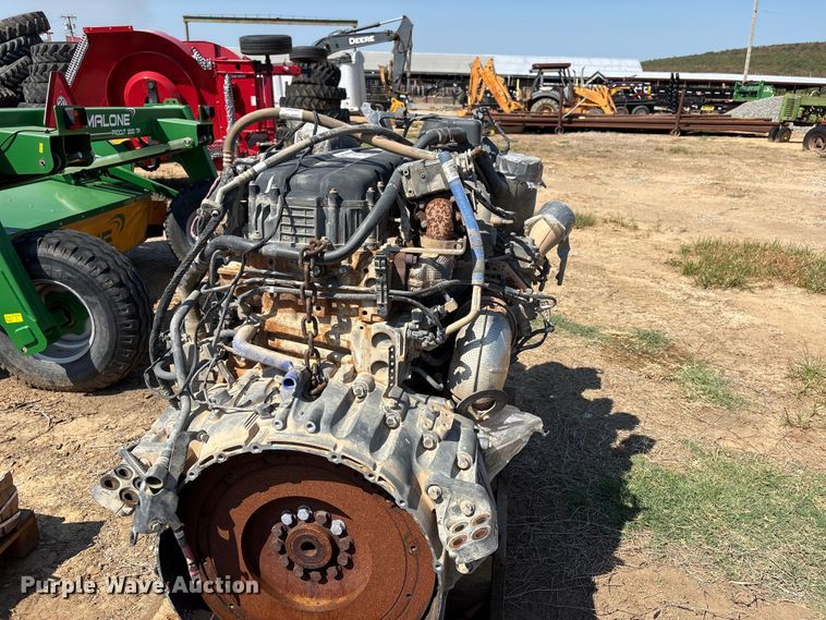 image for item FI0381 Paccar engine