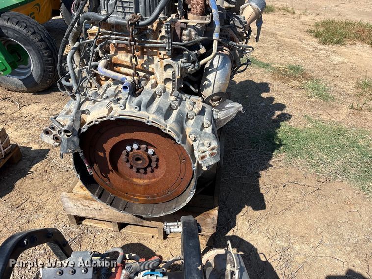 image for item FI0381 Paccar engine
