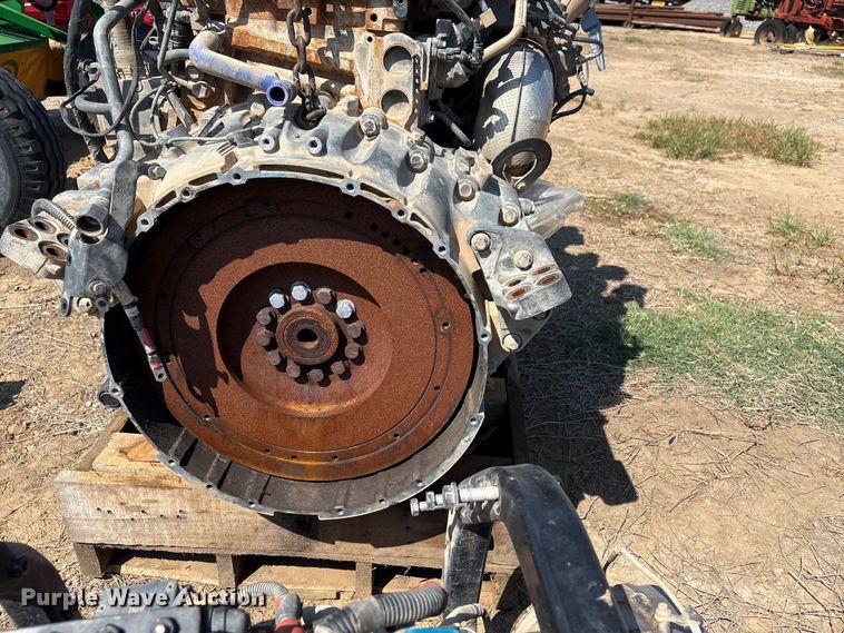 image for item FI0381 Paccar engine