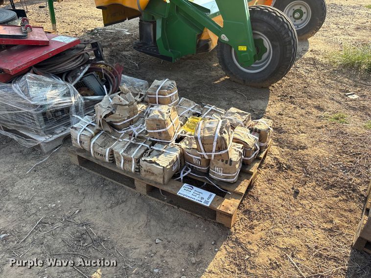 Approximately 250 ITR bucket teeth