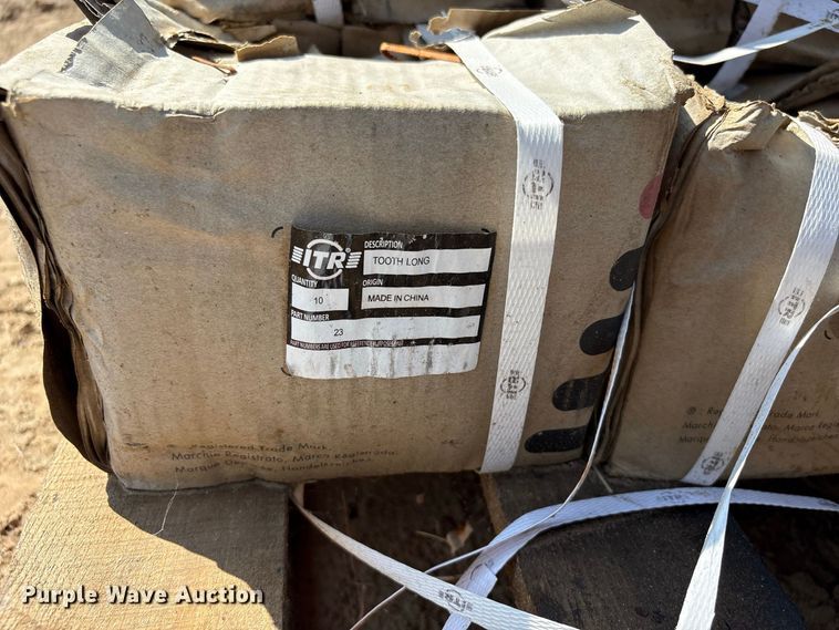 image for item FI0382 Approximately 250 ITR bucket teeth 