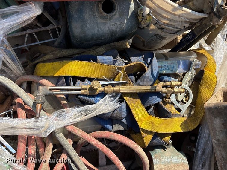 image for item FI0383 Tools