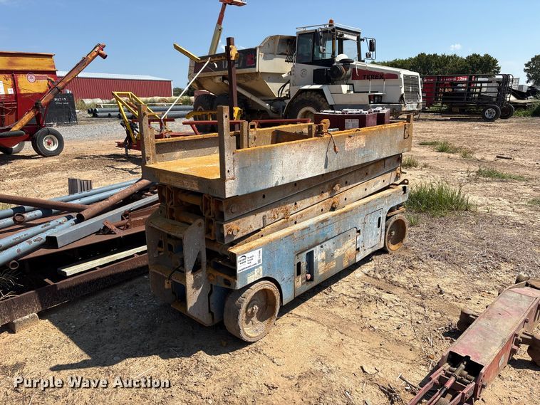 Genie scissor lift