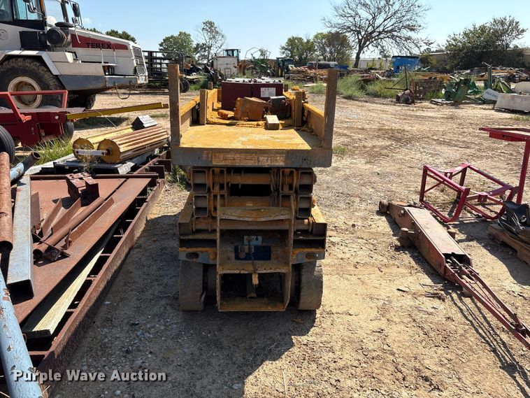 image for item FI0386 Genie scissor lift