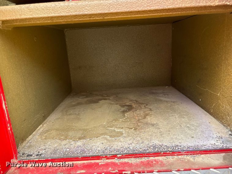image for item FI0396 Utility bed