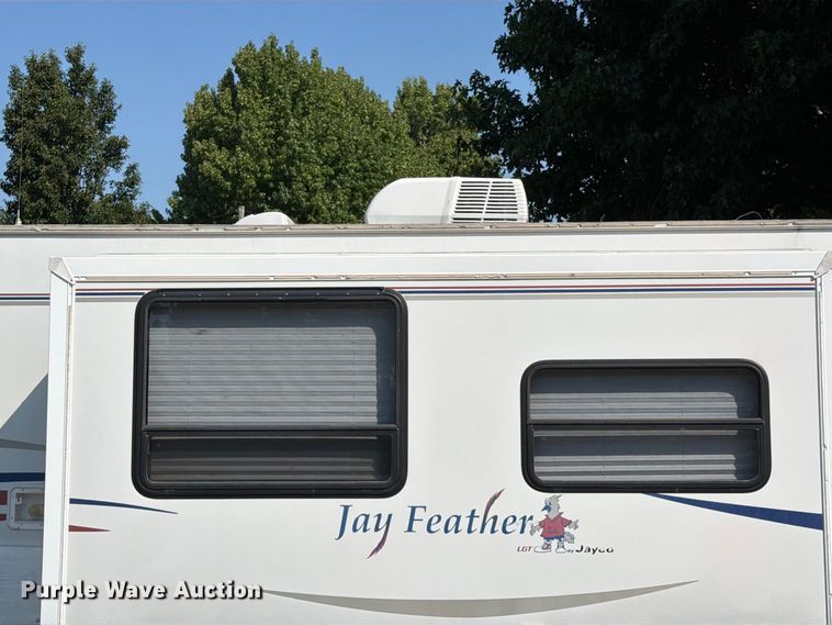 image for item FI0401 2008 Jayco Jay Feather LGT camper