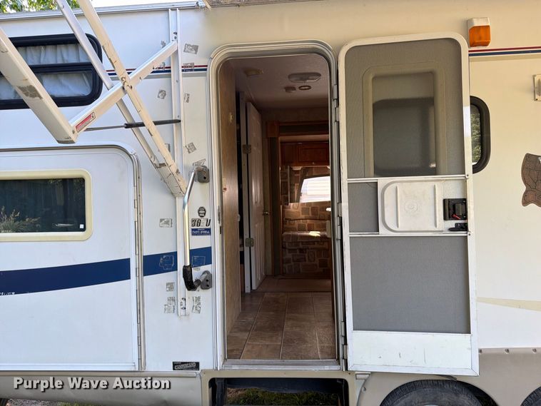 image for item FI0401 2008 Jayco Jay Feather LGT camper