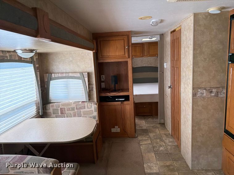 image for item FI0401 2008 Jayco Jay Feather LGT camper