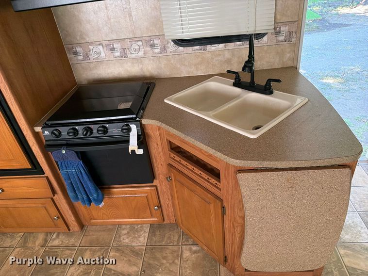 image for item FI0401 2008 Jayco Jay Feather LGT camper